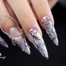 Cách Vẽ Nail Ánh Ngọc Trai Chuyển Sắc Kết Hợp Đính Kết Mới Lạ